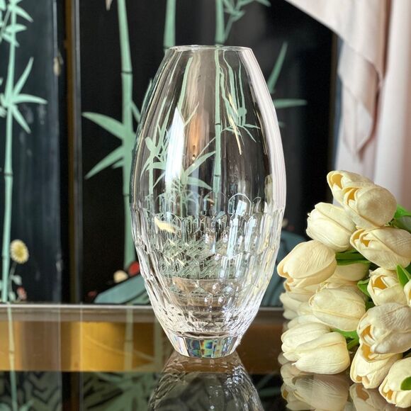 Monique Lhuillier Other - ♥️ WATERFORD
CRYSTAL MONIQUE LHUILLIER ATELIER
10.5" VASE, excellent condition.